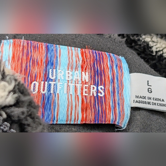 URBAN OUTFITTERS🪬 Olivia Printed Sherpa Jacket - Picture 7 of 10